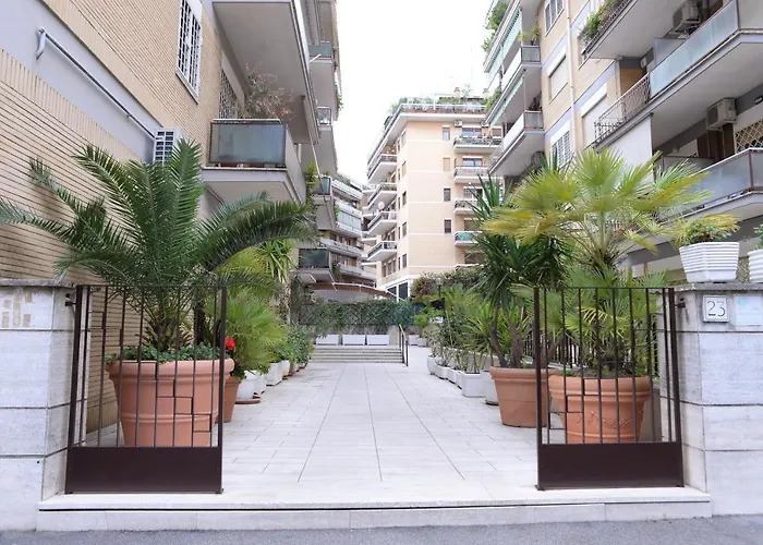 Single In Cozy And Comfortable 3* Roma