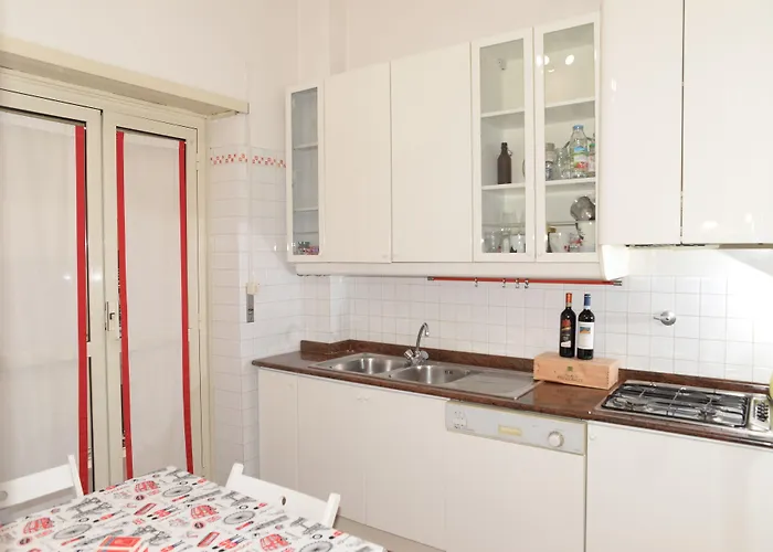 Single In Cozy And Comfortable 4* Roma